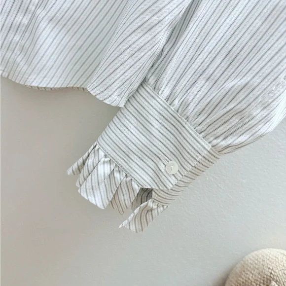 Brooks Brothers Women’s 10 Button Down Ivory & Blue Striped Ruffle Collar Blouse - Picture 4 of 9